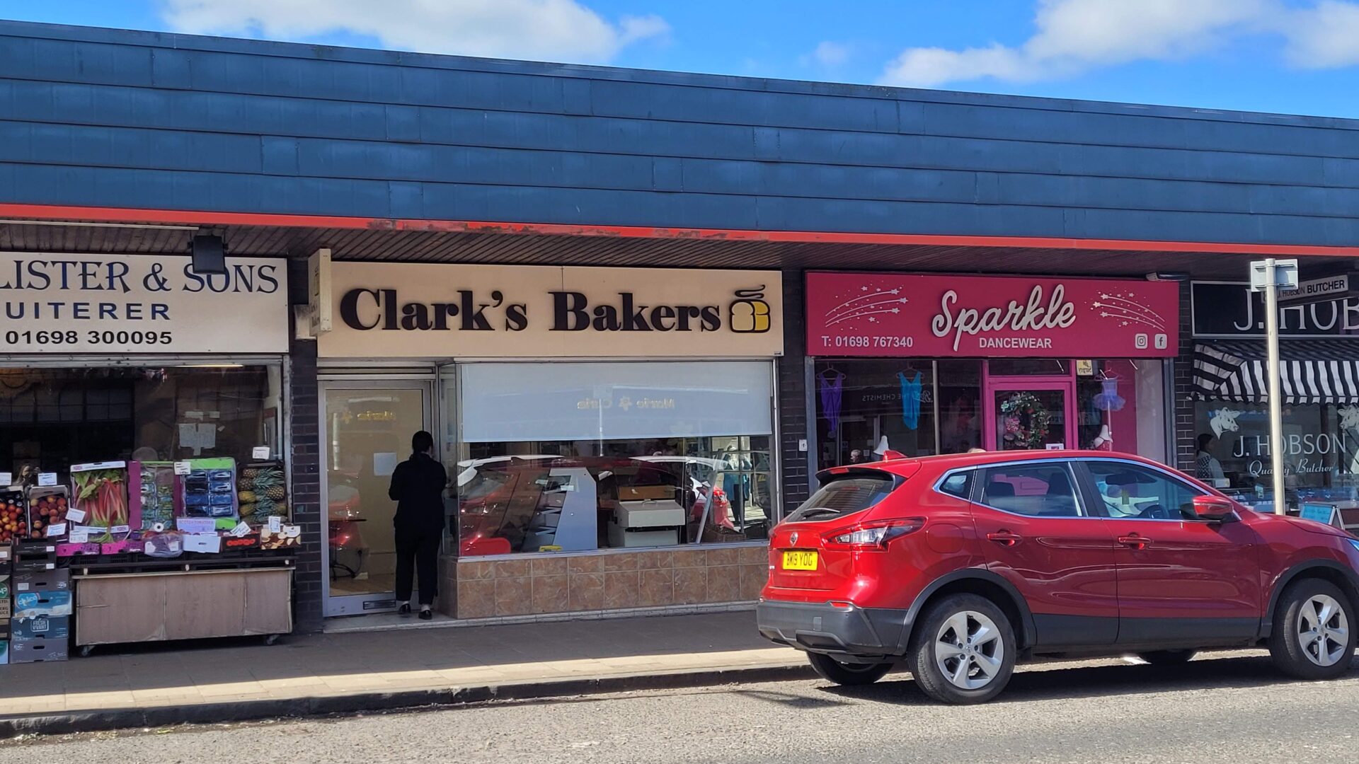Prominent Class 1A Retail Unit in Prime Pitch in Larkhall Town Centre