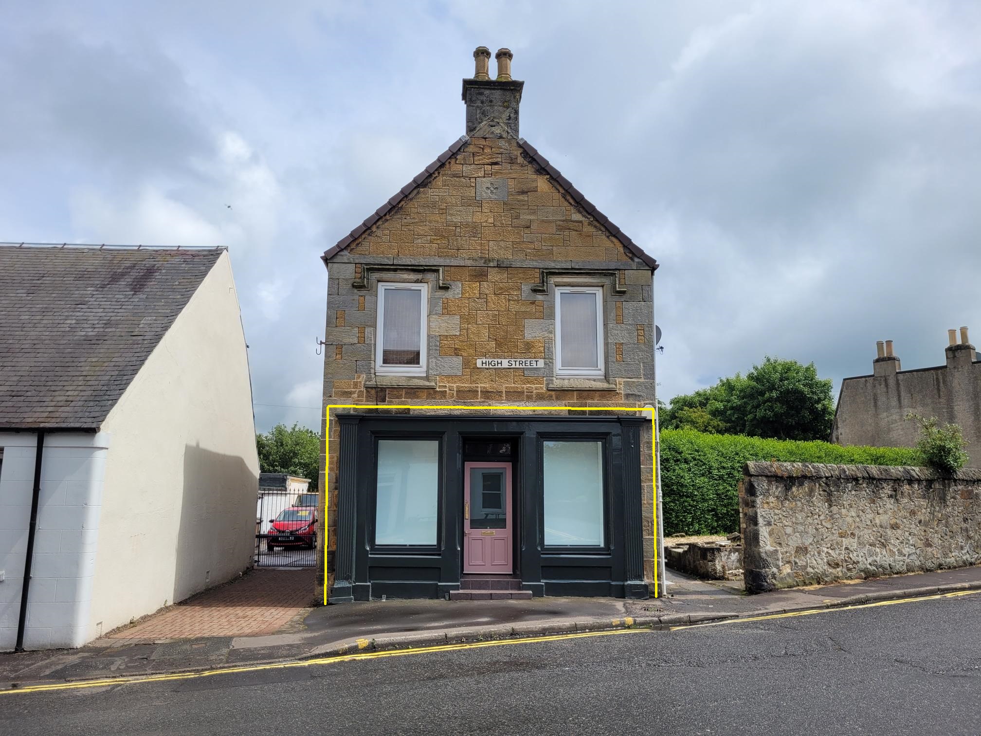 To Let Retail/Office in Prominent Position on Markinch High Street